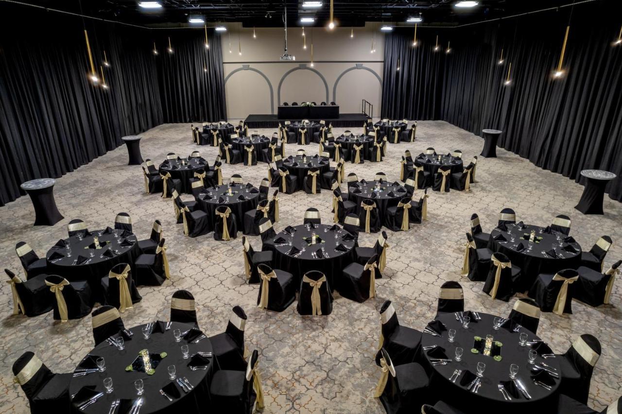 Grand Williston Hotel And Conference Center المظهر الخارجي الصورة