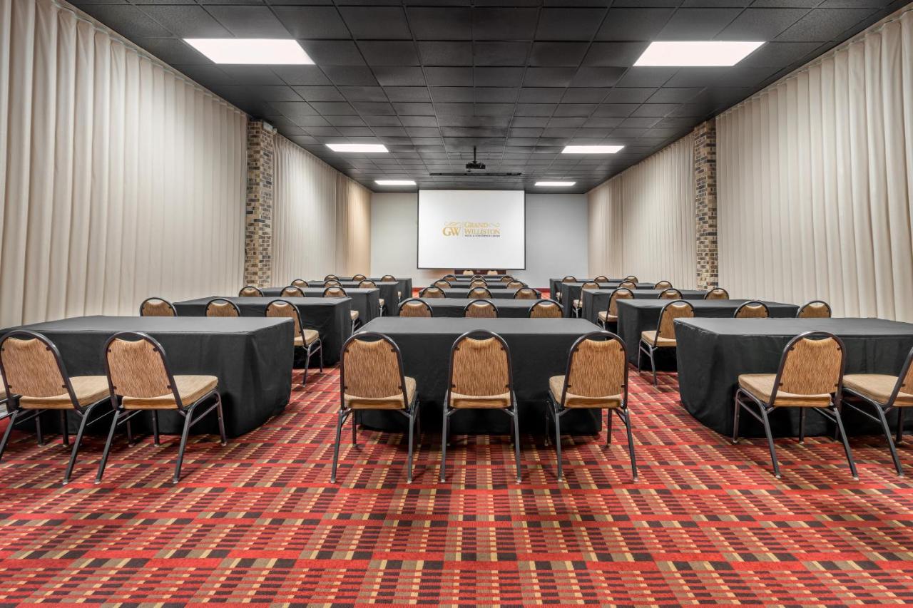 Grand Williston Hotel And Conference Center المظهر الخارجي الصورة